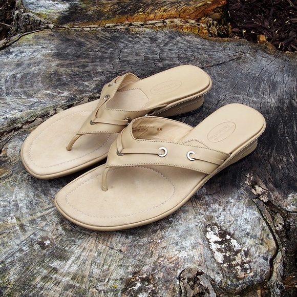 Talbots Shoes - Talbots Nude Leather Thong Kitten Heel Sandals